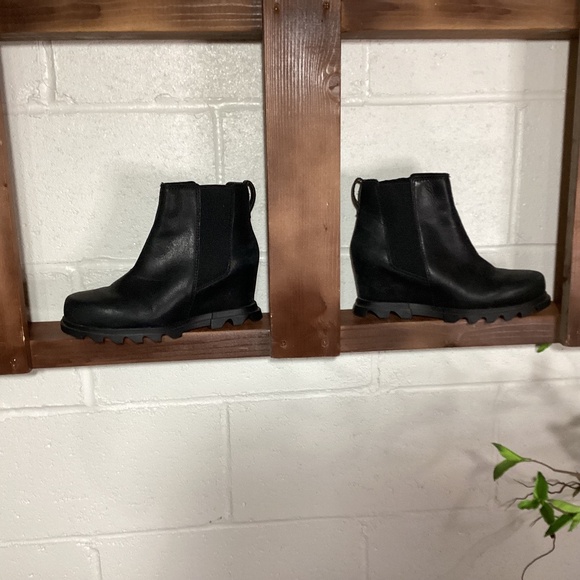 Sorel Joan Wedge | Boots | Size 8 | Black | Excellent Like New - Picture 1 of 3
